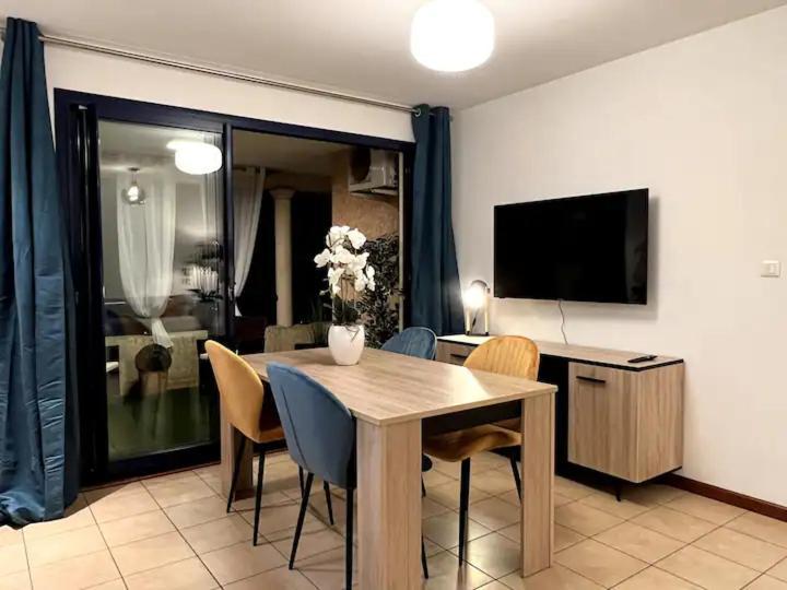 Chez Gerard Apartment แซ็ง-ปีแยร์ ภายนอก รูปภาพ